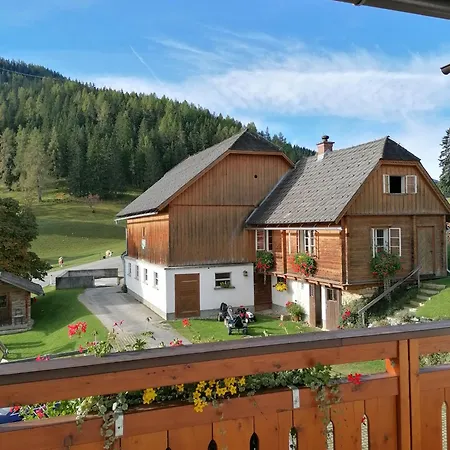 Kirchenbichlerhof Farm stay *